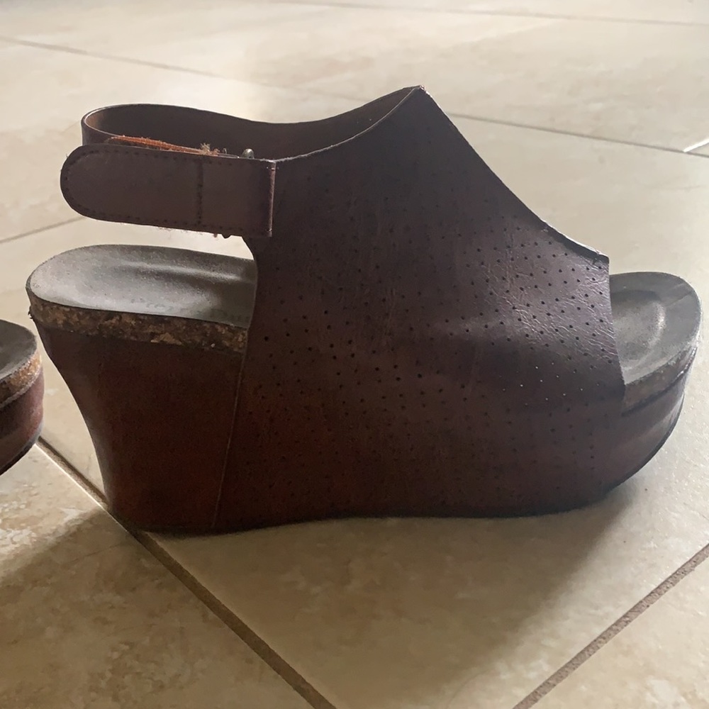 Brown leather wedge shoe Size 7 - Picture 5 of 8